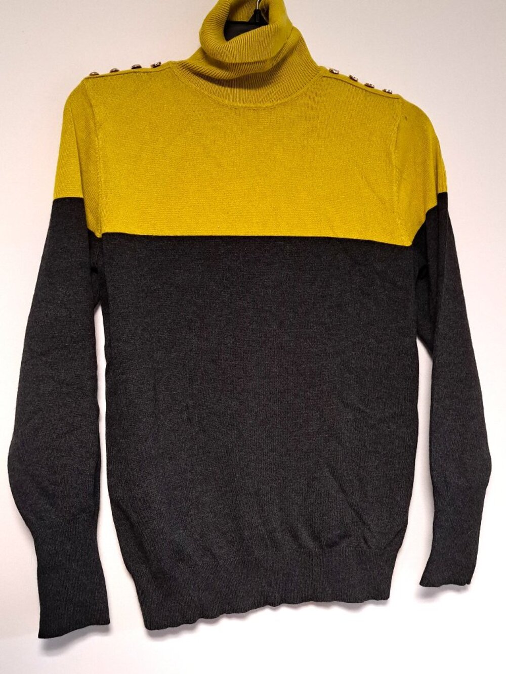 SOFT LADIES KNIT SWEATER RAYON NYLON 2 TONE SIZE SMALL CHARTREUSE GREY